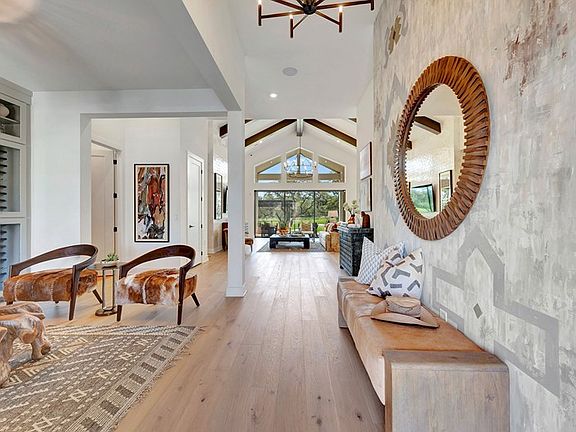 The Centeno - Entry