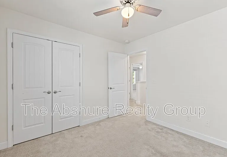 404 Avery Glenn Way — Photo 32