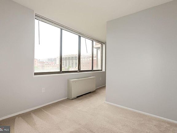 Bedroom Alcove - Parquet Floors - No Carpeting