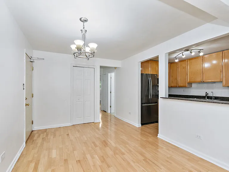 522 E Spruce Dr #1B — Photo 3