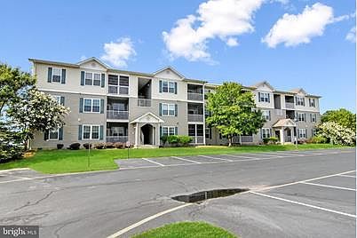 2nd image of 1400 Pebble Dr Unit 1411