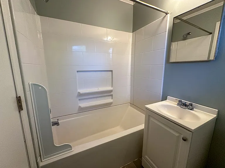 1401 Downs Ave #C — Photo 6