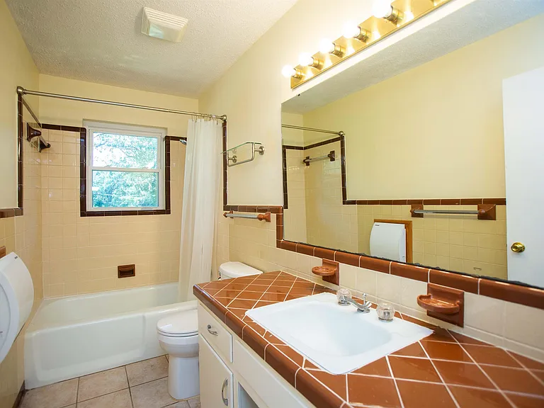 5010 Glenmere Rd — Photo 23