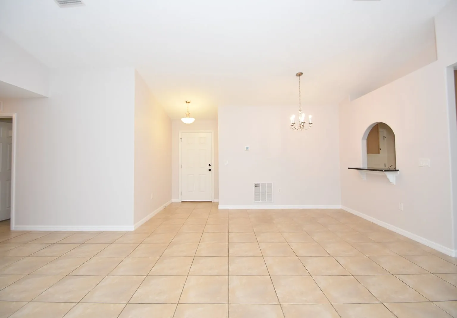 3 bed, 2.0 bath, 1350 sqft, $1,950 — Photo 3