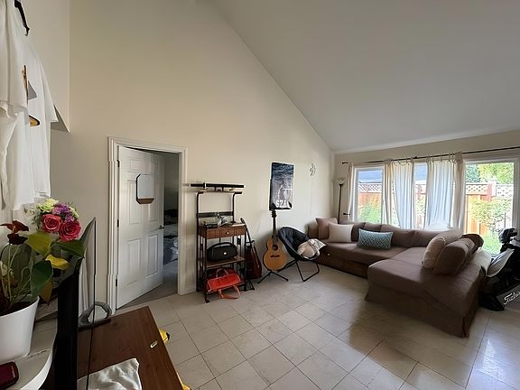 5th image of 2340 Park Ave