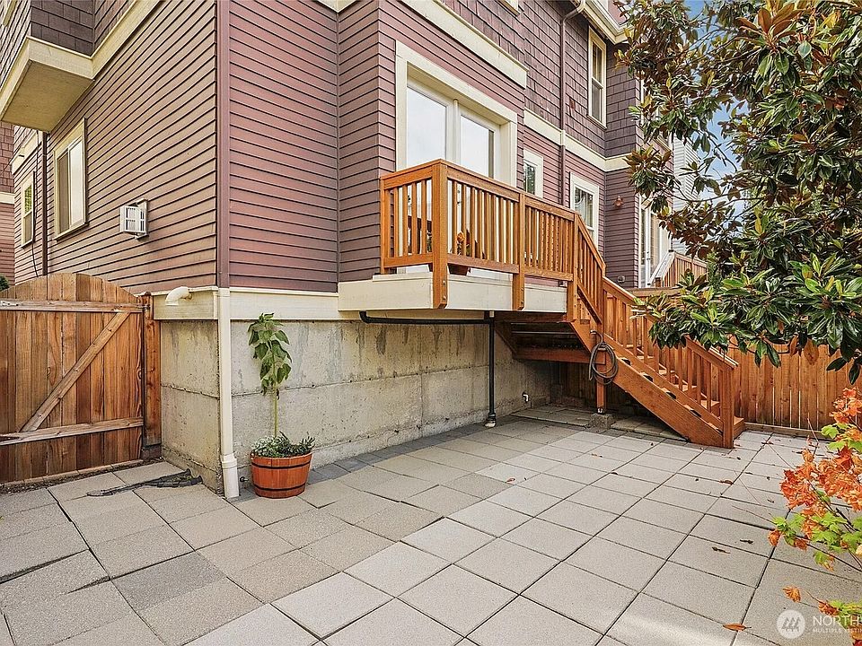 1st image of 527 11th Ave E #527B