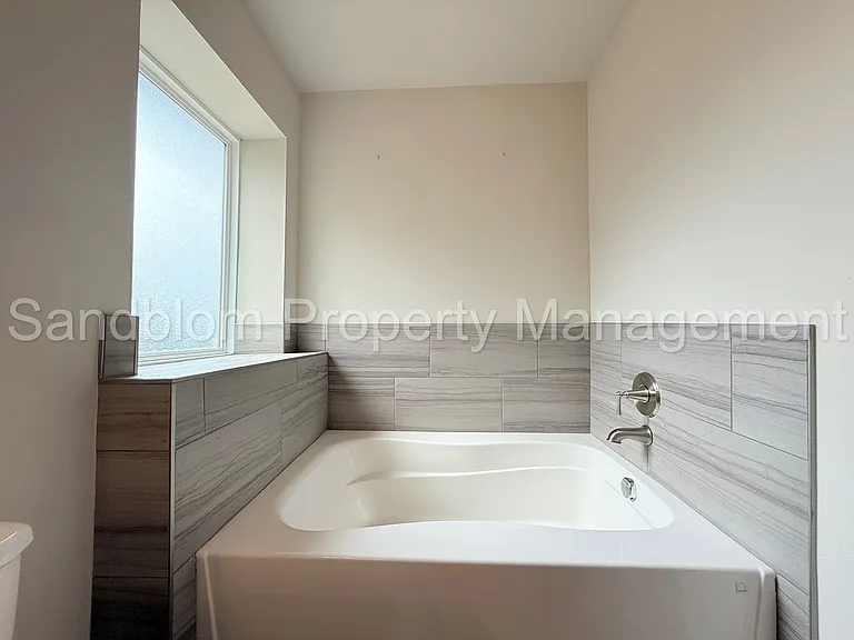 6316 E 146th St S — Photo 24