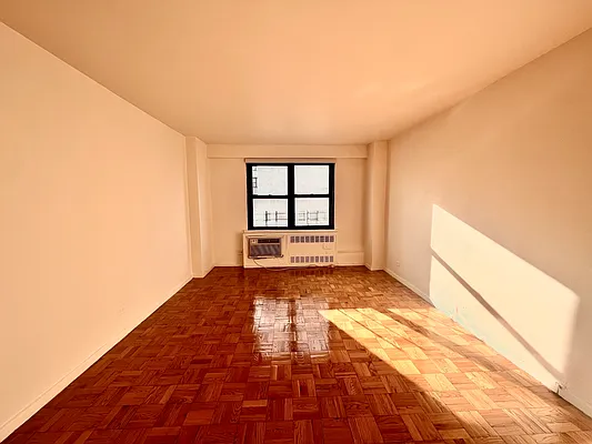 Rented by David Francis New York LLC | media 32