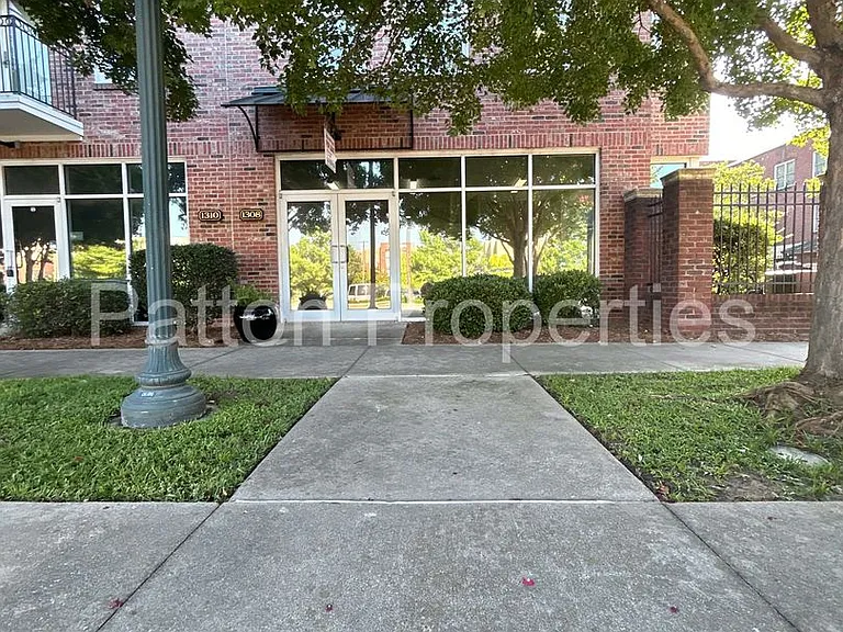 1308 Pulaski St - Inside CoC - R09009-09-12 — Photo 3