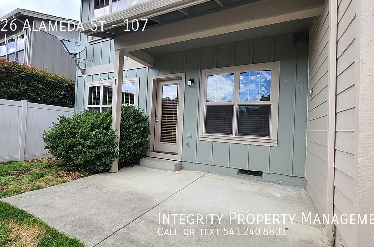 3126 Alameda St #107 — Photo 15