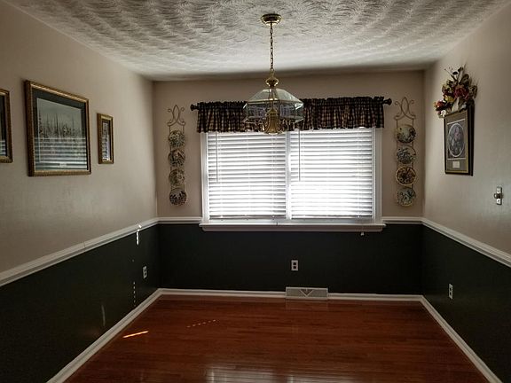 3rd image of 1849 Cranwell Dr