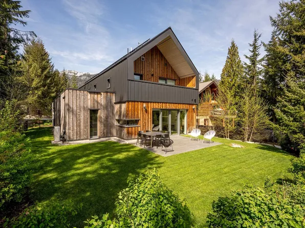 6187 Eagle Dr, Whistler, BC V8E 0C6