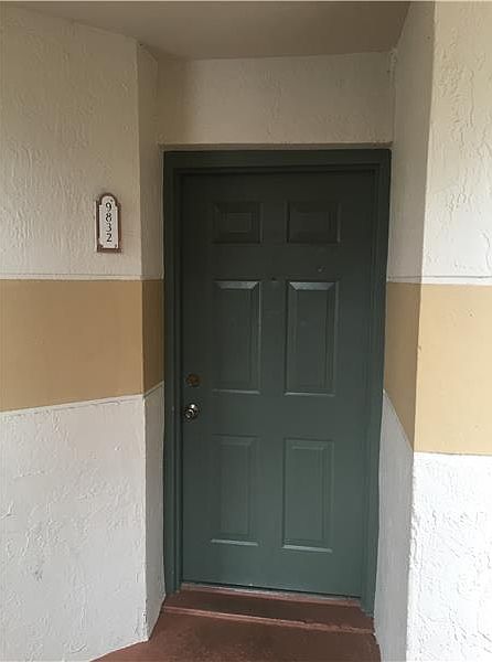 1st image of 9832 Nob Hill Ln