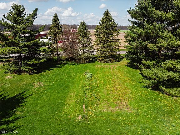 5th image of 2483 Steiner Rd