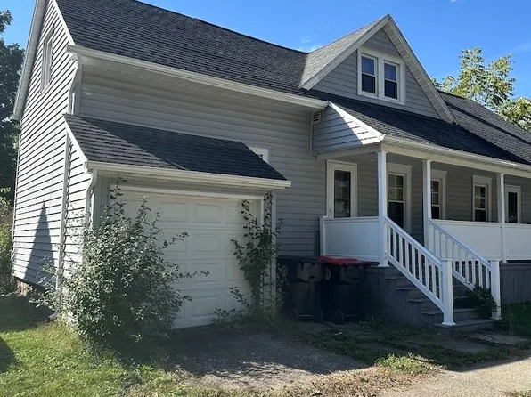 3 Oakwood Ave, Lancaster, NY 14086
