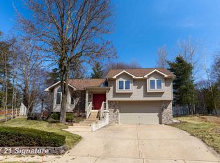 5808 Lantern Ln, Midland, MI 48642