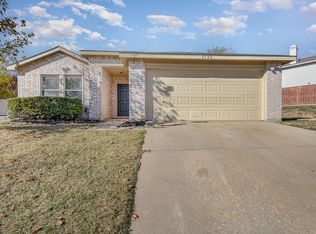 9100 Harvest Moon Trl, Denton, TX 76210
