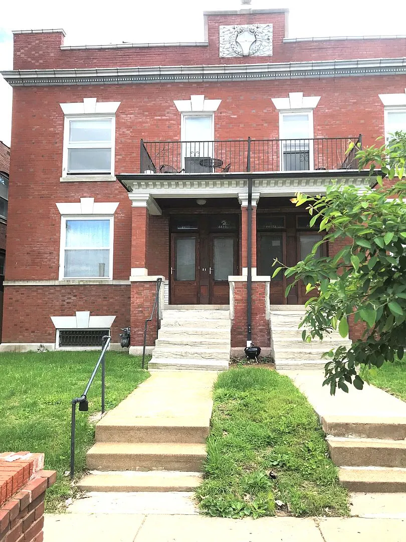 4410-12 Laclede — Photo 2