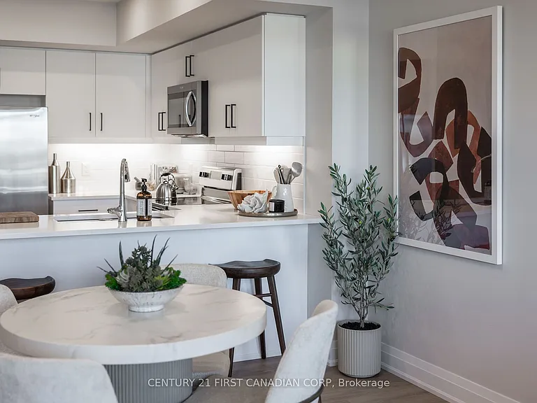 4286 E King St E #1004 — Photo 9