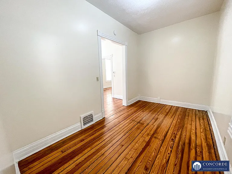 930 F St — Photo 13