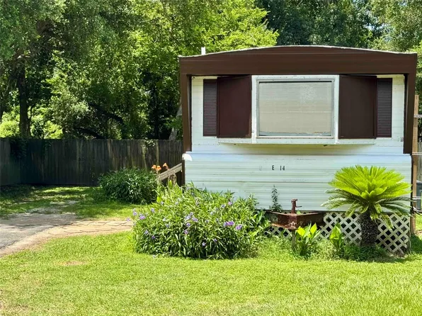 1718 W Dumble St Trailer 14, Alvin, TX 77511