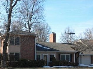 7012 Wornall Rd, Kansas City, MO 64113