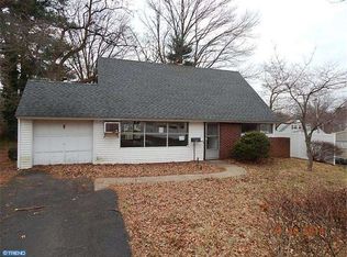 65 Quail Rd, Levittown, PA 19057