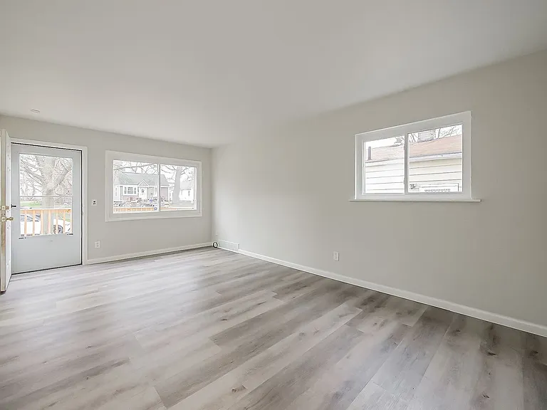 536 Emerson Ave — Photo 7