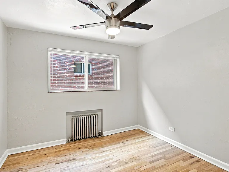 Logan Terrace — Photo 16