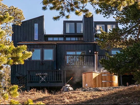 3rd image of 90 Peakview Dr