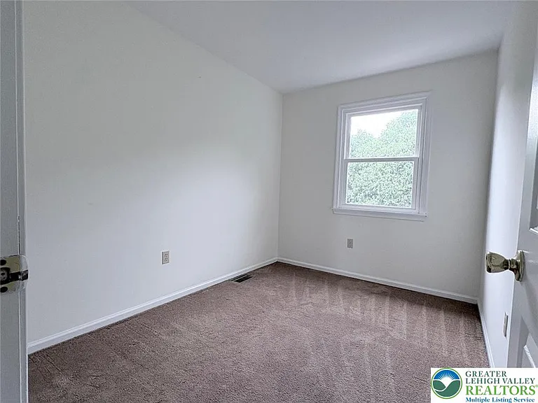 1217 Nelson St — Photo 11