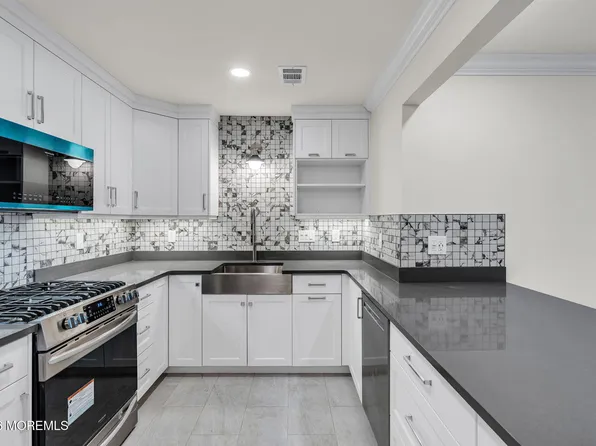 1209 Wedgewood Circle, Middletown, NJ 07748