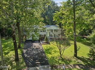 16 Coventry Court, Manalapan, NJ 07726