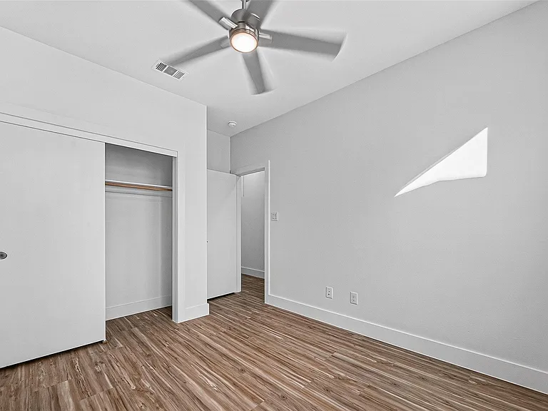 2105 Holman St — Photo 24