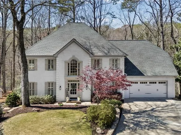 3373 Lake Crest Ln NE, Roswell, GA 30075