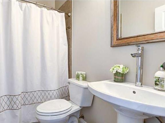 5th image of 703 Carondelet St #2b49898db