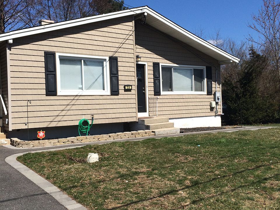 2nd image of 13A Hewes St
