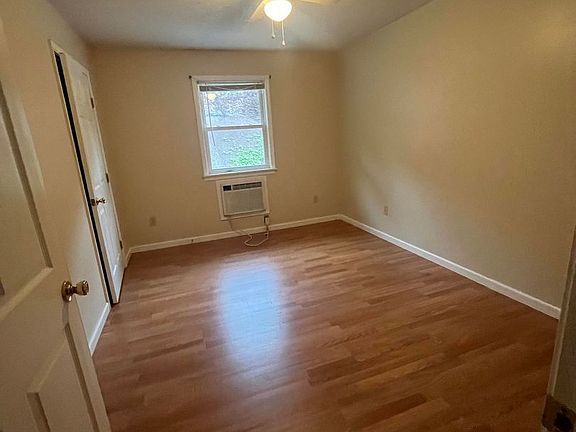 2nd image of 12 Vanhorn Dr #2