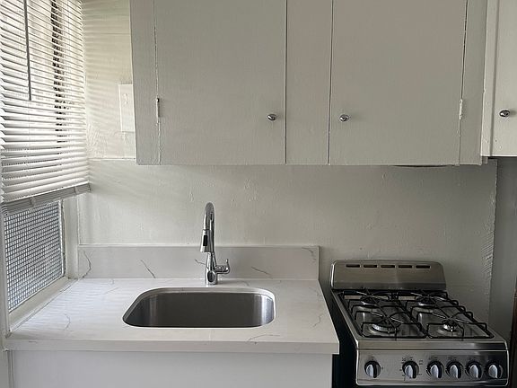 5th image of 1936 1/2 Cheremoya Ave #1936-1/2