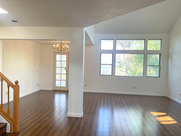 2985 Amber Dr — Photo 4