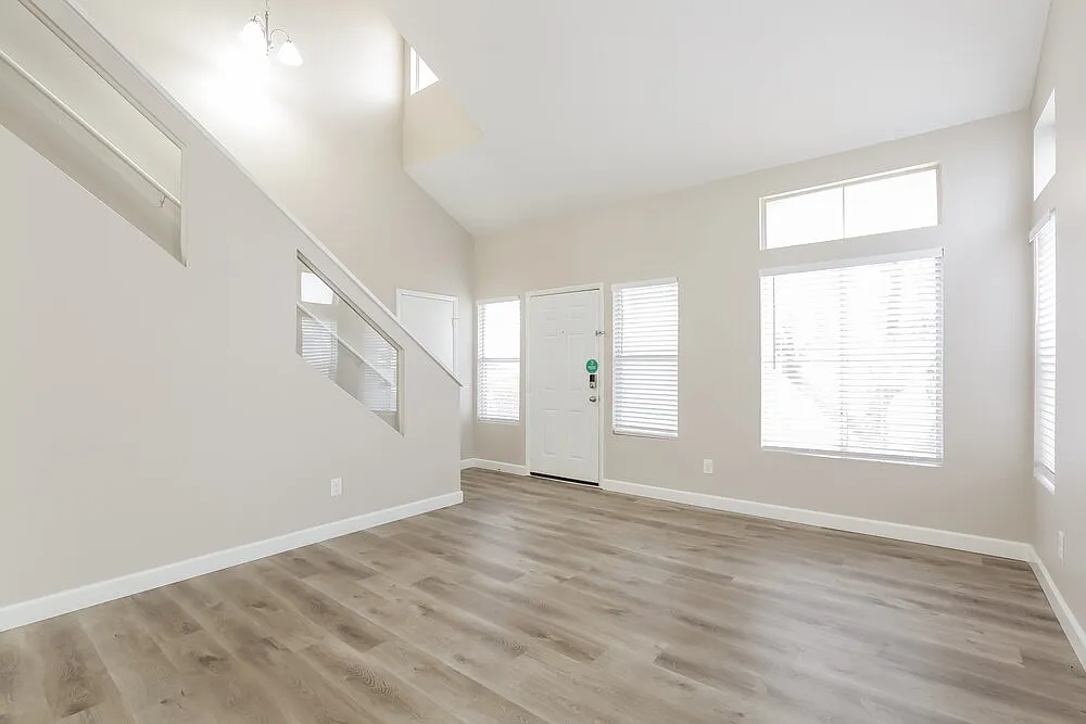 3 bed, 2.5 bath, 1603 sqft, $2,275 — Photo 4