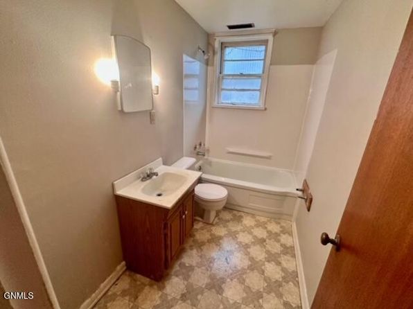 bismarck-north-dakota-217387136 picture