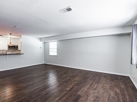 3rd image of 432 N Patrick St