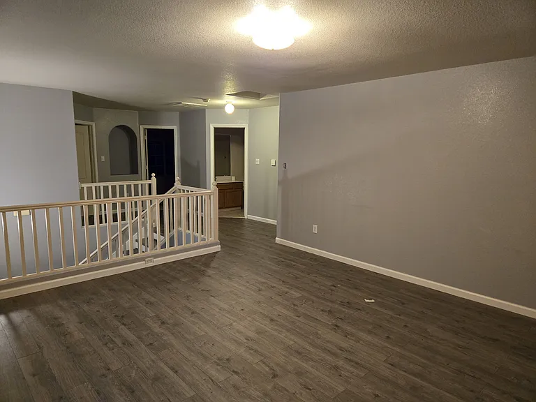 Large upstairs loft area