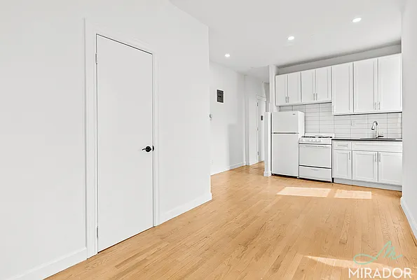 Rented by Mirador Real Estate | media 6