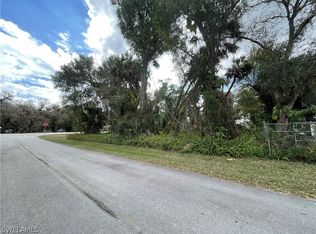 525 Glades Ave, Labelle, FL 33935