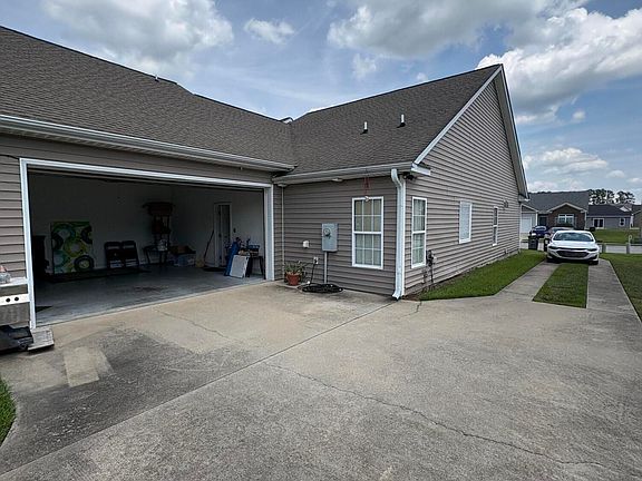 5th image of 2220 Brookville Drive #A
