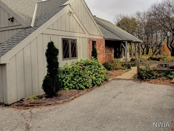 4th image of 12 Timberlane Dr