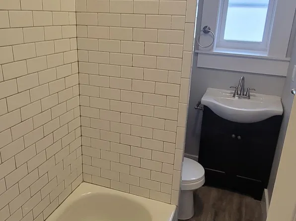 284 3rd Street image 5 of 17