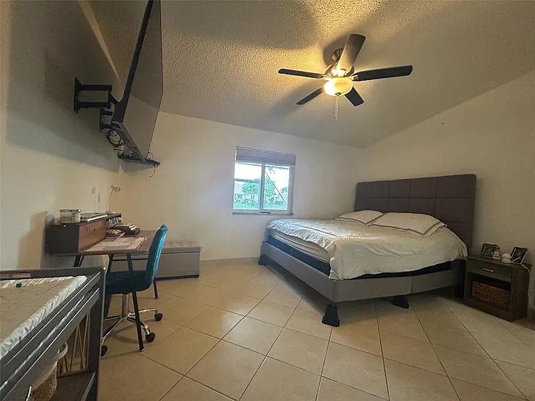 11296 SW 17th Ct — Photo 12
